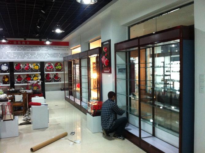 服装展柜,鞋帽柜,电器卖场展示,手机柜,钟表柜,饰品柜眼镜展示柜,产品